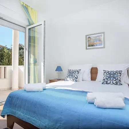 Barbara トロギール